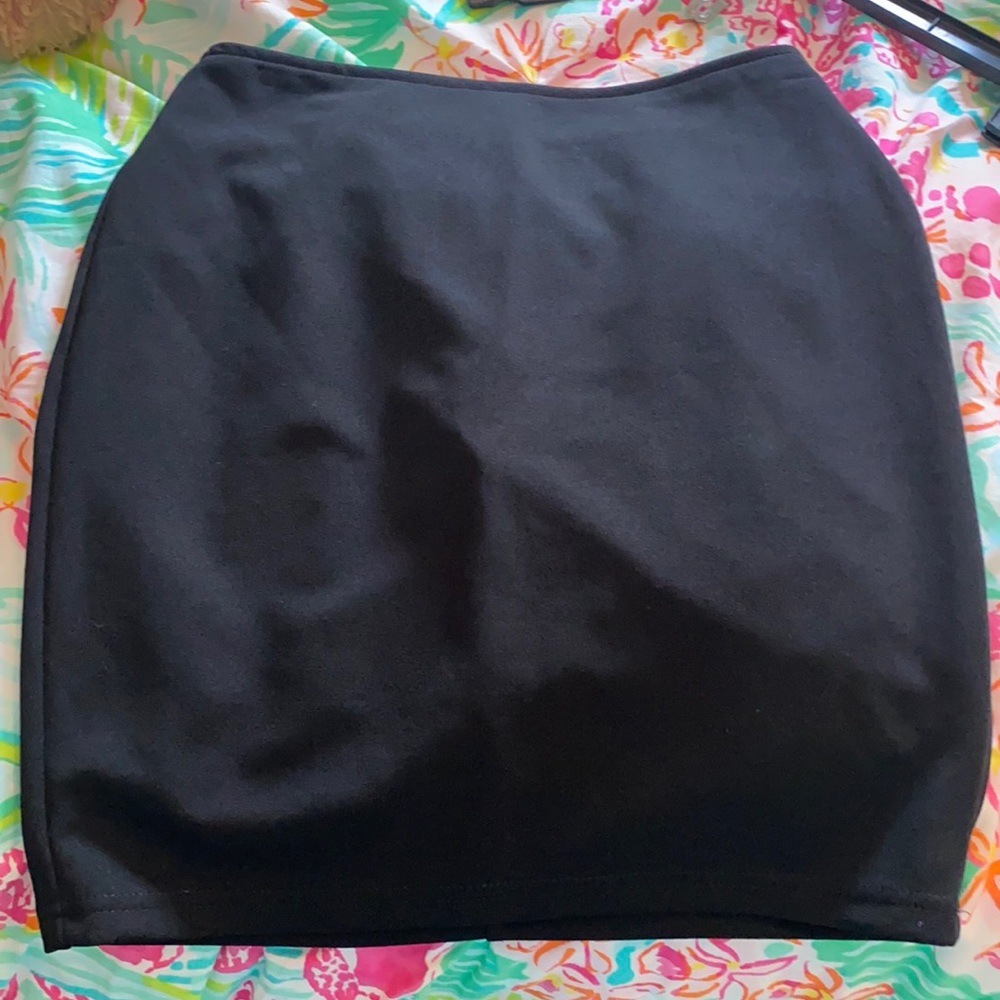 black pencil skirt
